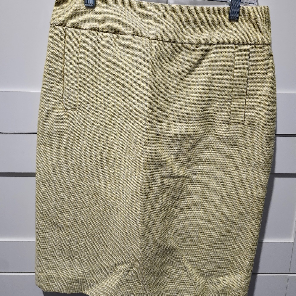 Banana Republic size 4 pencil skirt